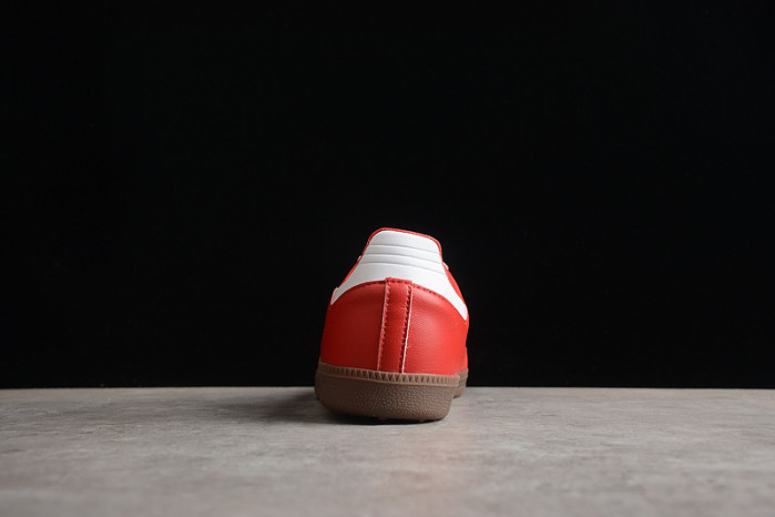 ad low-top sneaker 23031318