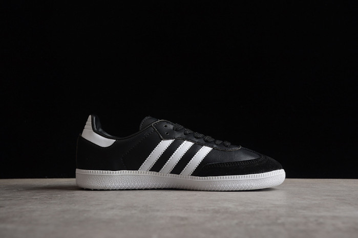 ad low-top sneaker 23031320