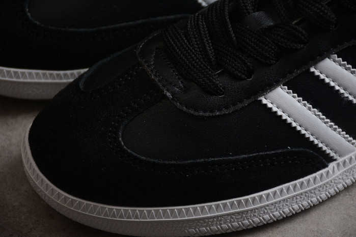 ad low-top sneaker 23031320