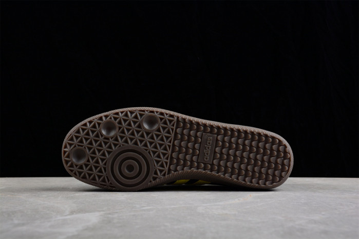 ad low-top sneaker 23031310