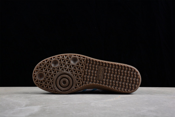 ad low-top sneaker 23031311