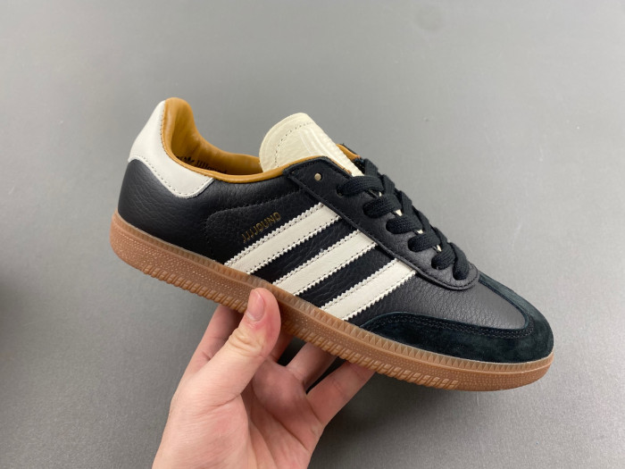 ad low-top sneaker gazelle indoor id8707